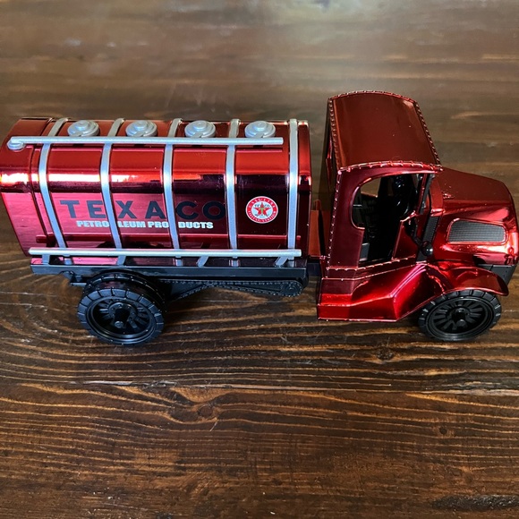 Vintage 1918 Mack AC Tanker Special Edition - Picture 6 of 6